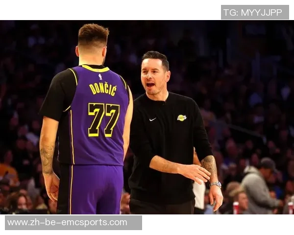 2020年NBA季后赛湖人与开拓者第三场精彩对决回顾与分析